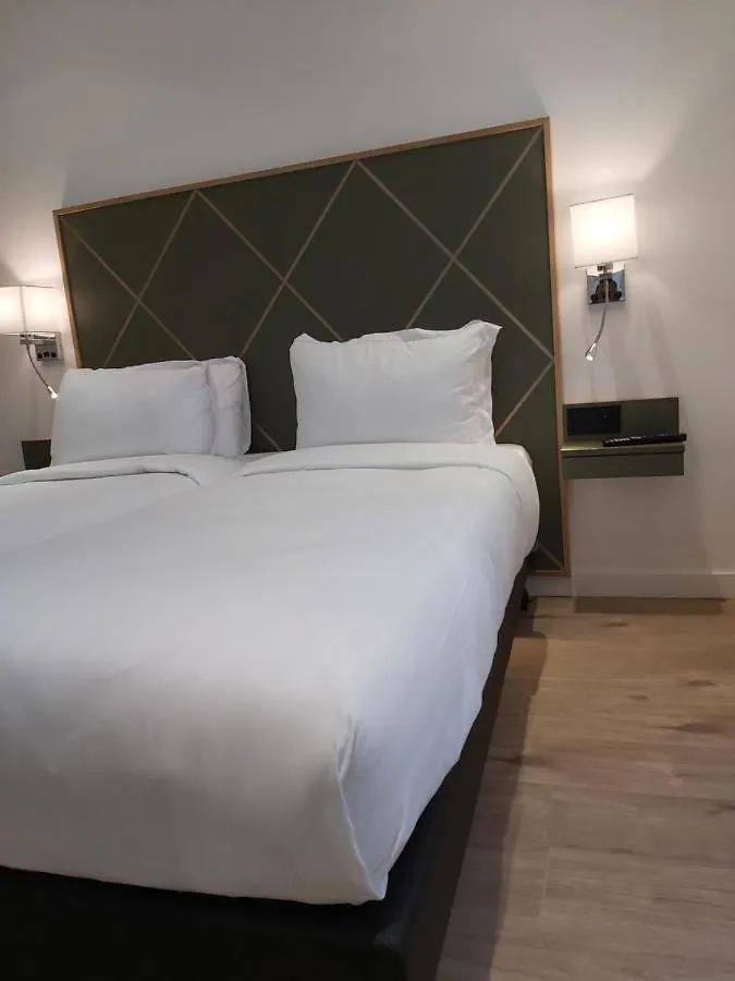 Hotel B Square Parigi