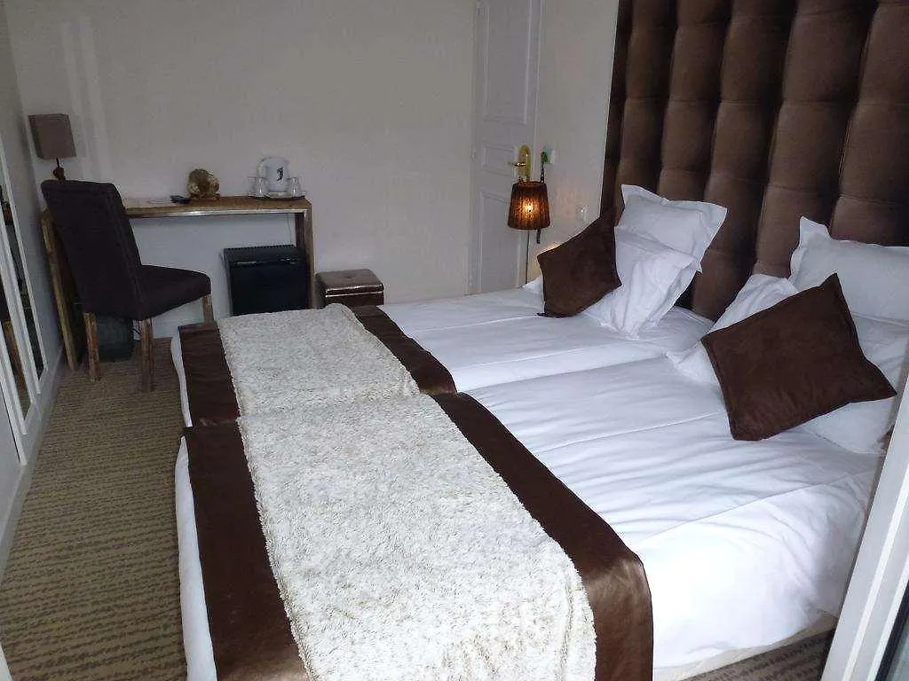 פריז Hotel B Square